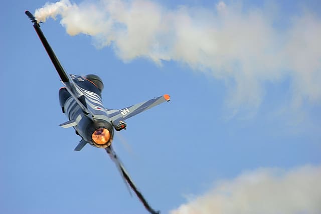 - Single-engine aircraft