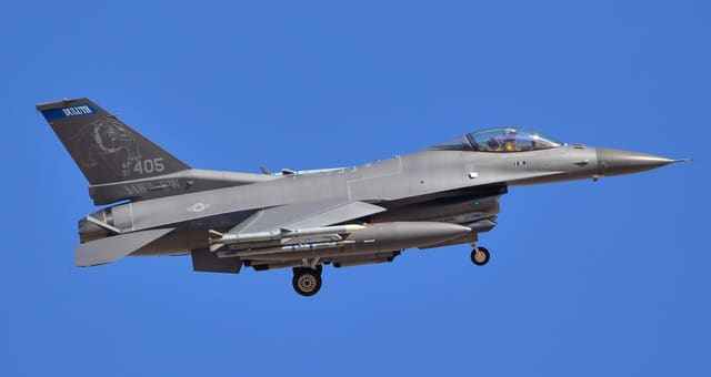 - Single-engine aircraft