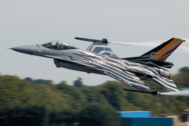 - Single-engine aircraft