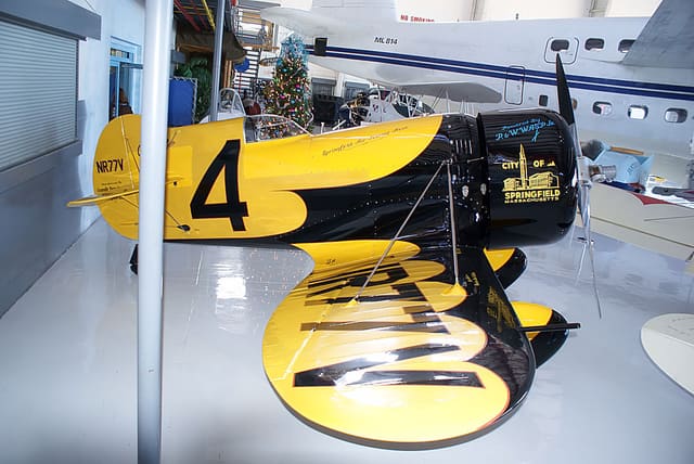 - Single-engine aircraft