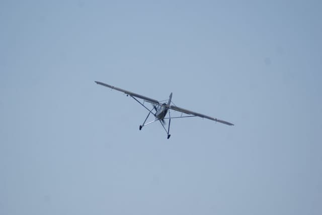 - Single-engine aircraft