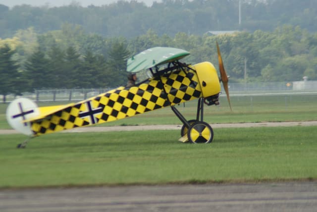 - Single-engine aircraft