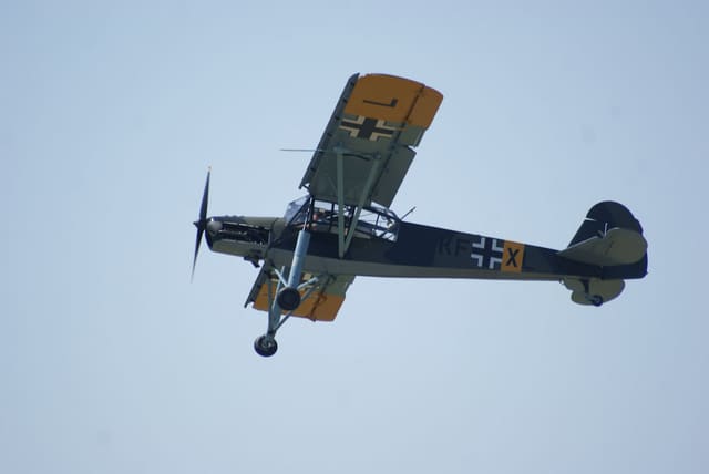 - Single-engine aircraft