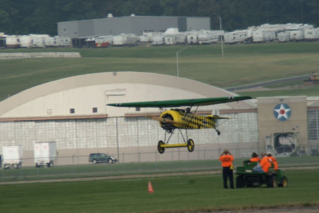 - Single-engine aircraft