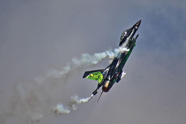 - Single-engine aircraft