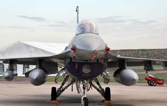 - Single-engine aircraft