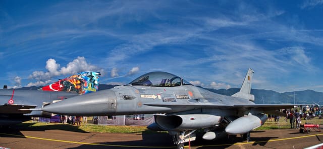 - Single-engine aircraft