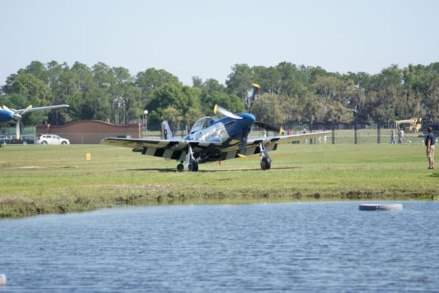 - Single-engine aircraft