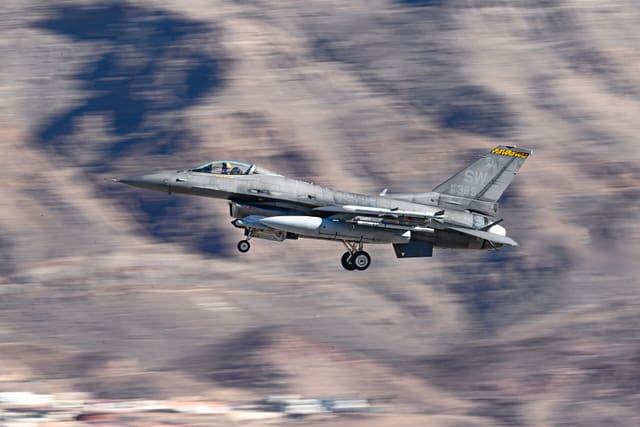- Single-engine aircraft