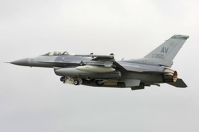 - Single-engine aircraft