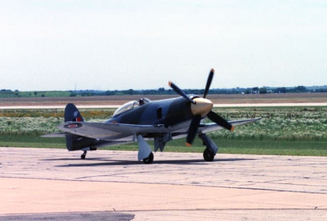 - Single-engine aircraft