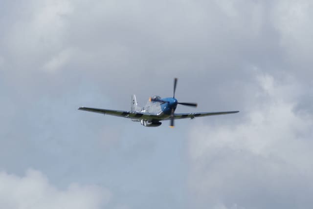 - Single-engine aircraft