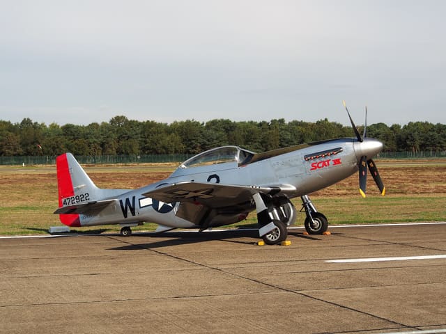 - Single-engine aircraft