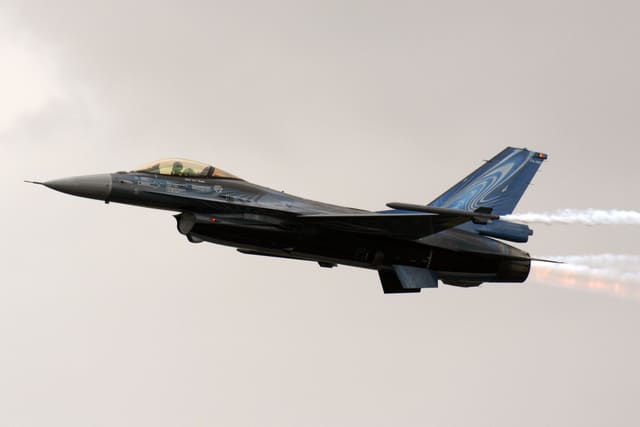 - Single-engine aircraft
