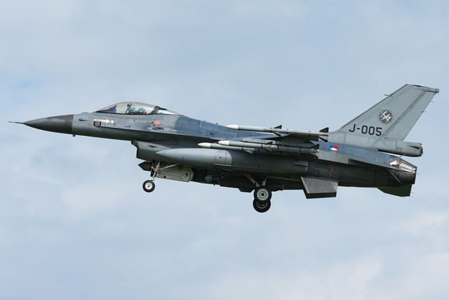 - Single-engine aircraft