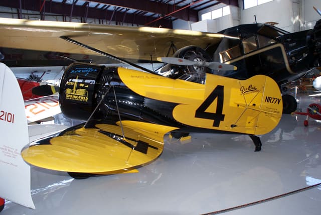 - Single-engine aircraft