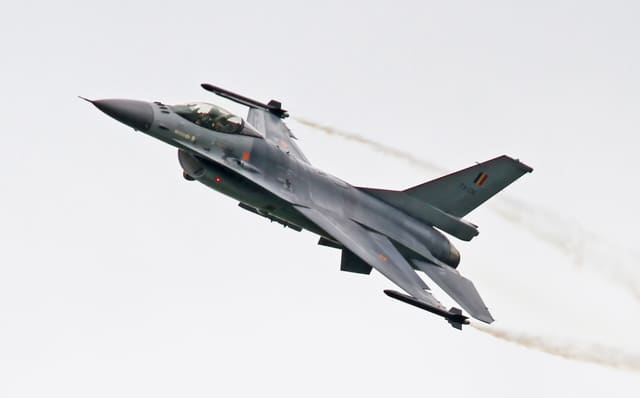 - Single-engine aircraft