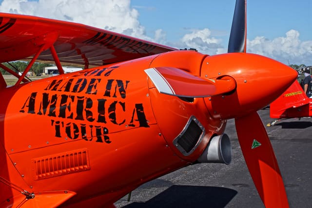 - Single-engine aircraft