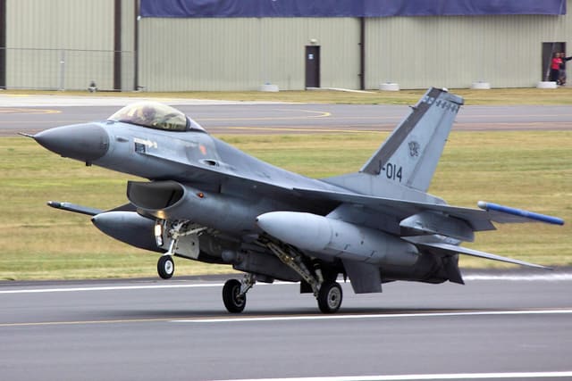 - Single-engine aircraft