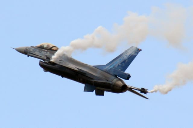 - Single-engine aircraft