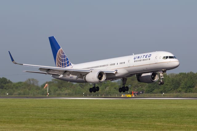 N48127 — Twin-engine aircraft