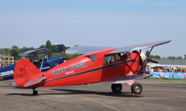 - Single-engine aircraft