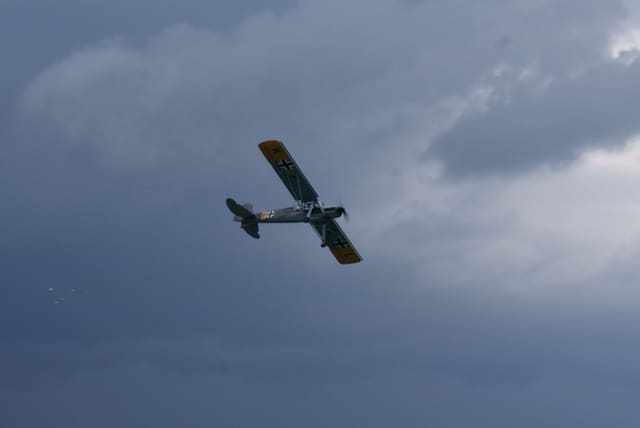 - Single-engine aircraft