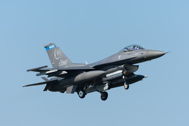 - Single-engine aircraft