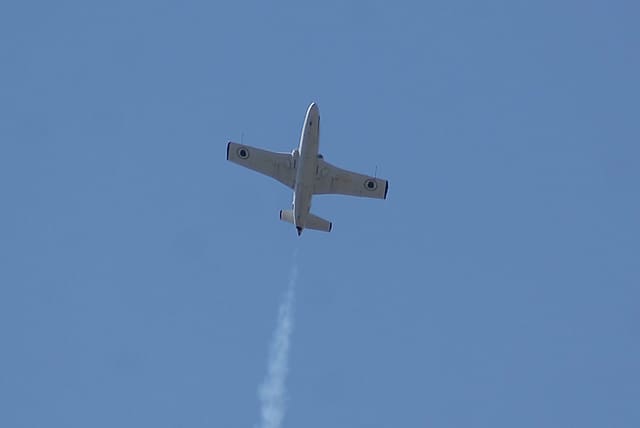 - Single-engine aircraft