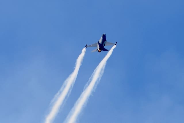 - Single-engine aircraft