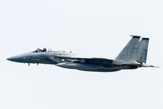 - Twin-engine aircraft