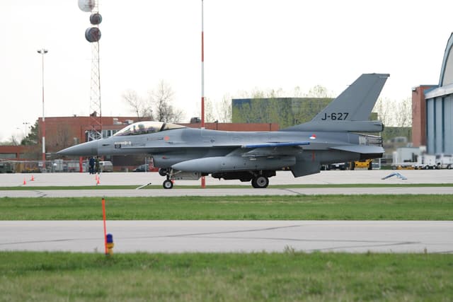 - Single-engine aircraft