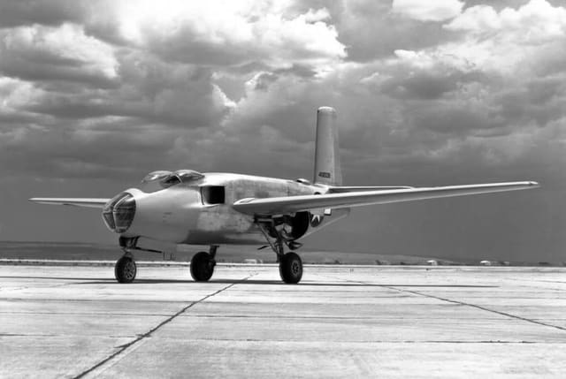 - Twin-engine aircraft