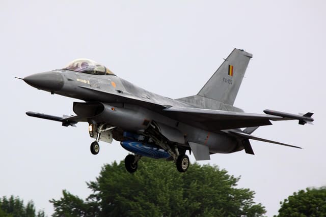 - Single-engine aircraft