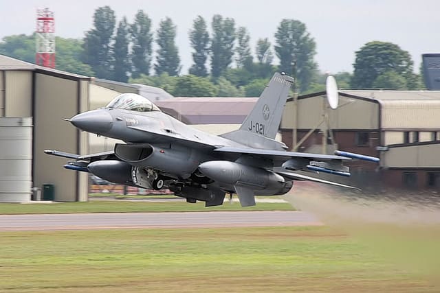 - Single-engine aircraft