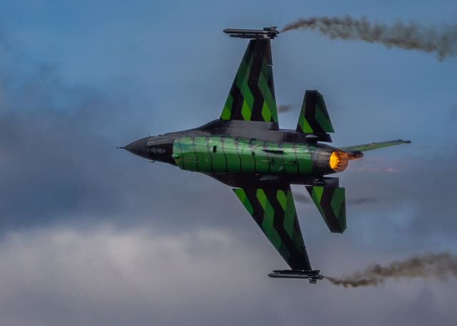 - Single-engine aircraft
