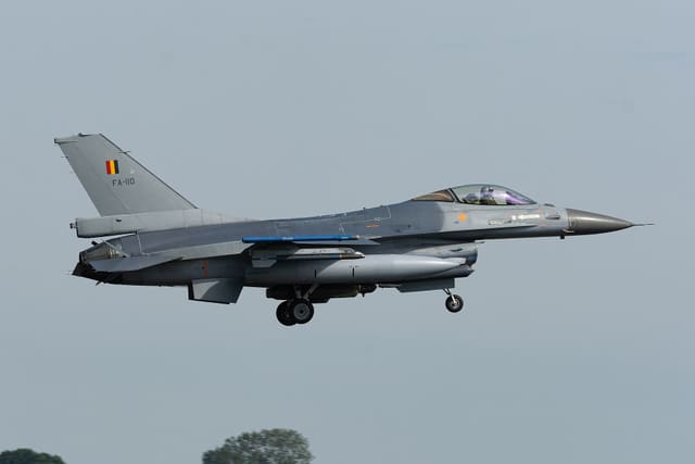 - Single-engine aircraft