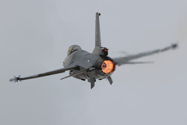 - Single-engine aircraft