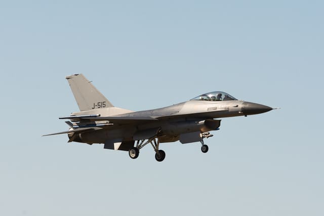 - Single-engine aircraft