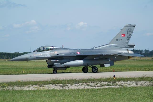 - Single-engine aircraft