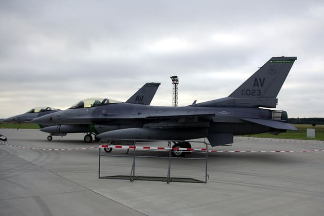 - Single-engine aircraft