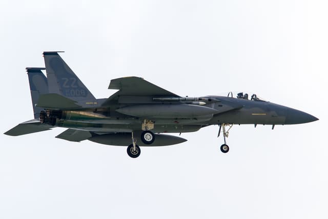 - Twin-engine aircraft