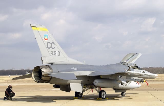 - Single-engine aircraft