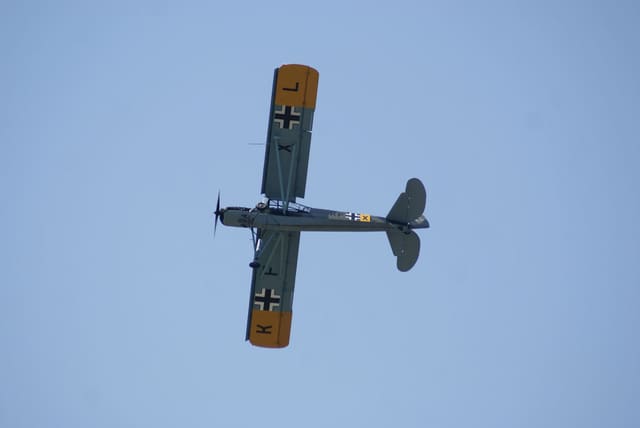 - Single-engine aircraft