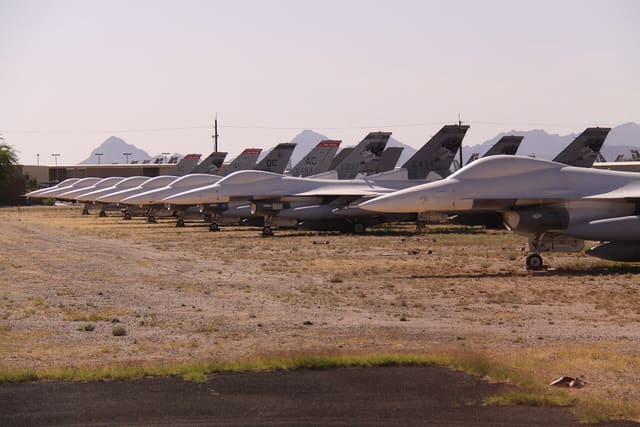 - Single-engine aircraft