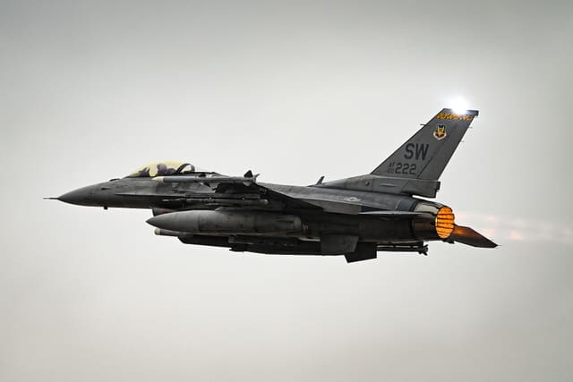- Single-engine aircraft