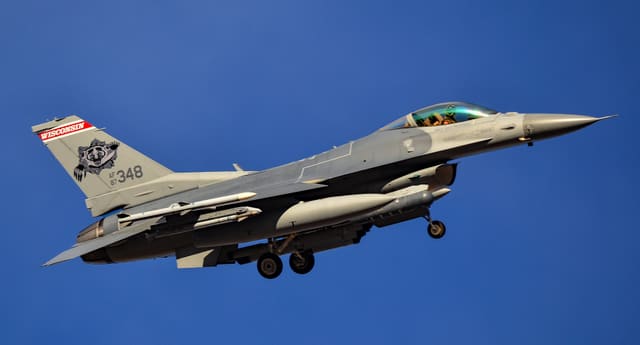 - Single-engine aircraft