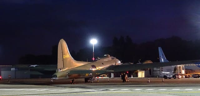 - Twin-engine aircraft