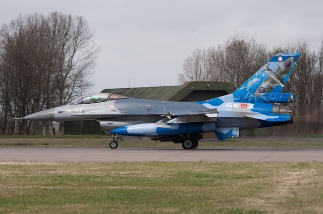 - Single-engine aircraft