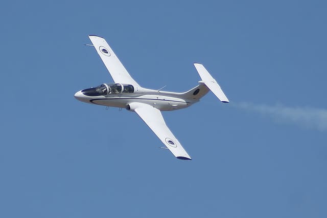 - Single-engine aircraft